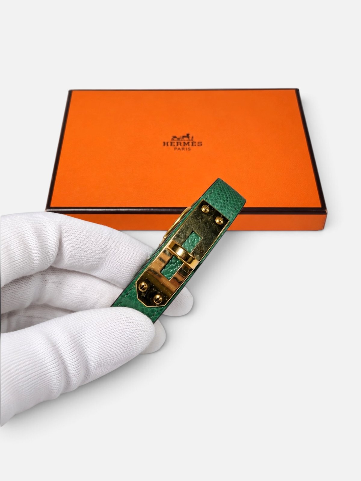 Hermes bracelet en cuir vert