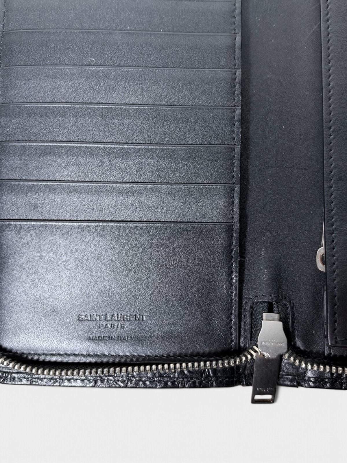 Portefeuille Saint Laurent zippé, cuir façon croco